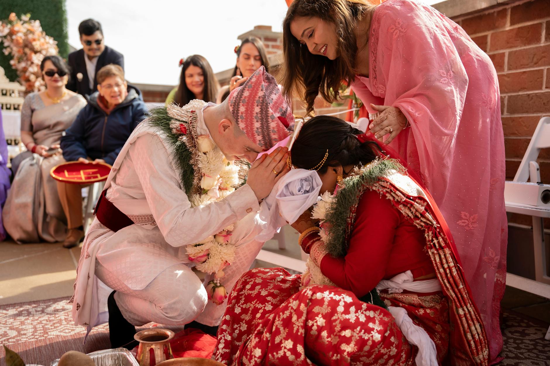 Tradycyjny nepalski ślub z rytuałami i strojami w Chicago